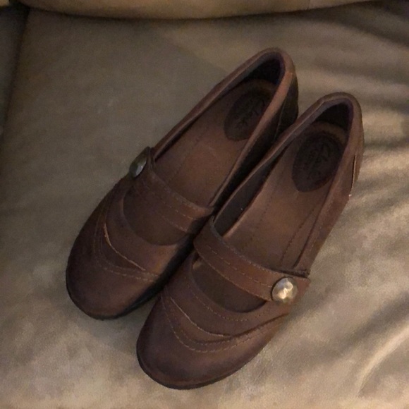 Womens Clarks 6.5 - Picture 1 of 2
